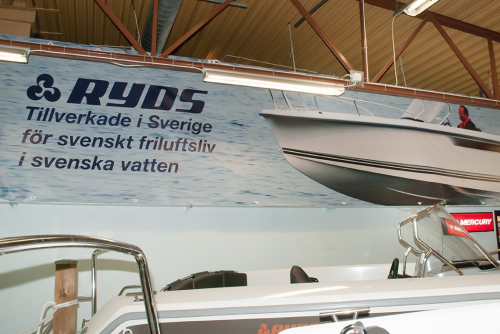 Nauha, juliste tai banderolli, polyesteristä